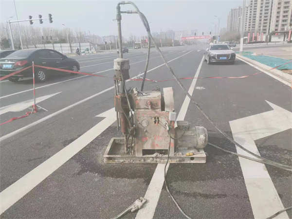 兴义公路路面下沉沉降开裂注浆加固施工